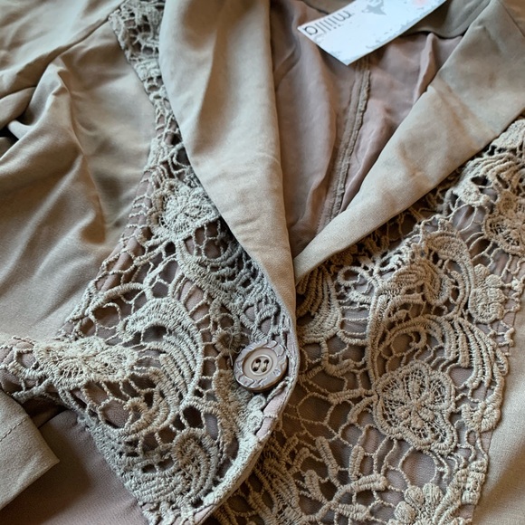 Lace Panel Blazer - Picture 2 of 4